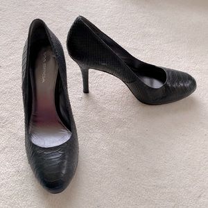 Via Spiga Black Snakeskin Leather Round Toe Pumps